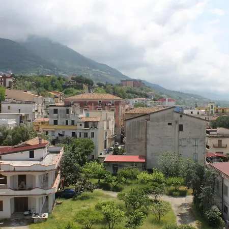 La Stazione Паола